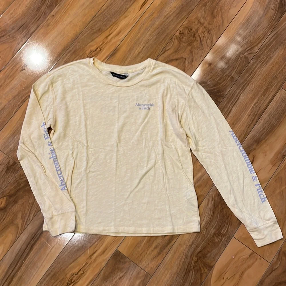 Abercrombie and Fitch lightweight long sleeve T-shirt small